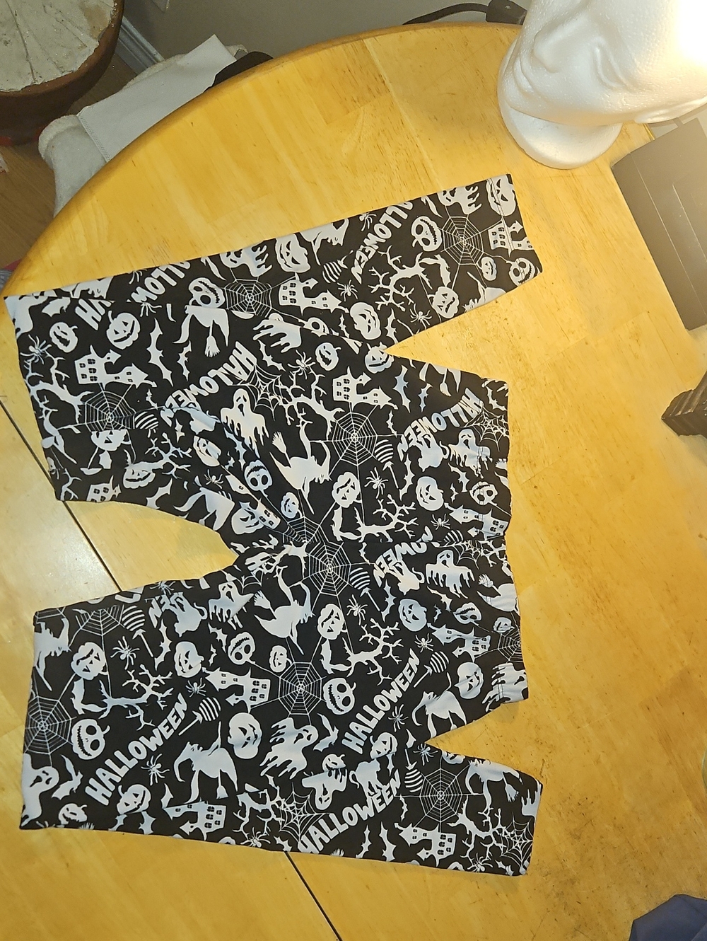 No Boundaries Black & White Spooky Halloween Leggings
